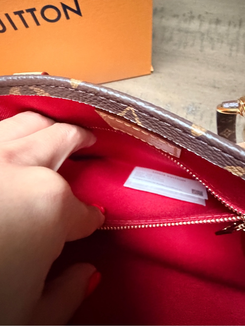 Authentic Louis Vuitton Sac Plat bb - Picture 5 of 16